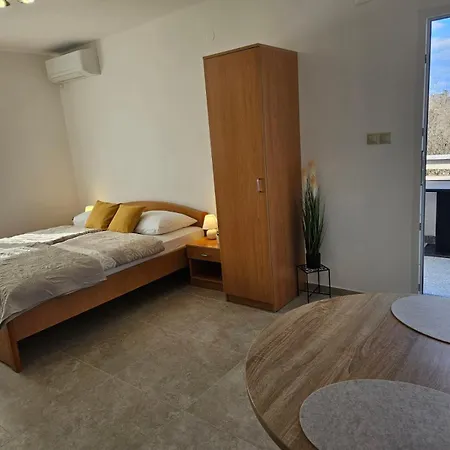 Busilak Apartament *